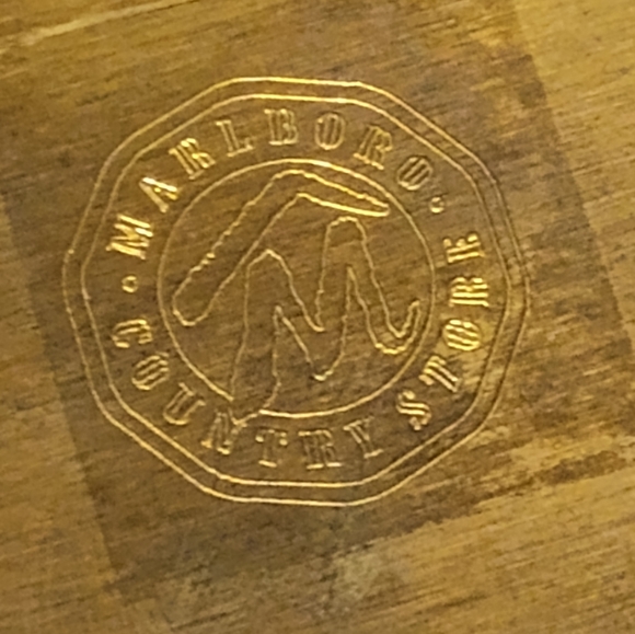 NEW & VINTAGE Brass Marlboro ZIPPO Lighter (NEVER FIRED) - Picture 8 of 10